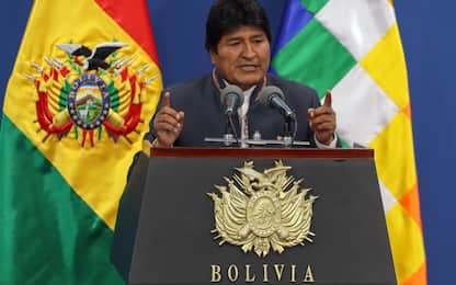 Bolivia, Morales annuncia nuove elezioni. Esercito chiede dimissioni