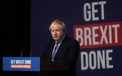 Elezioni Uk, Boris Johnson promette la Brexit come regalo di Natale