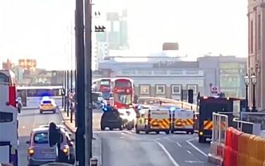 Londra, spari al London Bridge. Fermato un uomo, diversi feriti. VIDEO