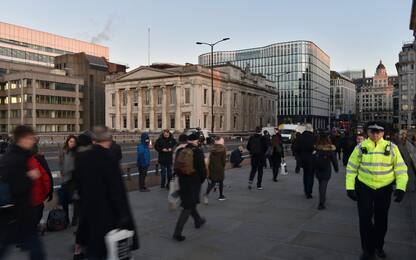 Attentato a Londra, riapre London Bridge. FOTO