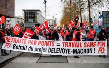 0GettyImages-Francia_sciopero_sesto_giorno