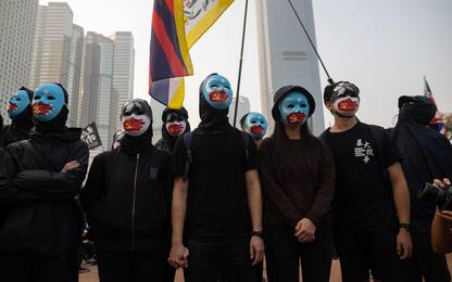 Hong Kong, movimento pro-democrazia in corteo per Uighuri.