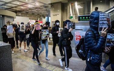 0GettyImages-Hong_Kong_proteste_vigilia_Natale