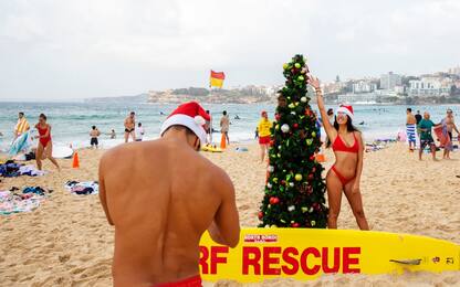 Il Natale in Australia si festeggia in spiaggia. FOTO