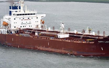 Attacco a una petroliera greca in Camerun: rapiti 8 marinai