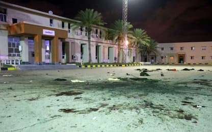Libia, missili su scuola militare a Tripoli: decine di morti 