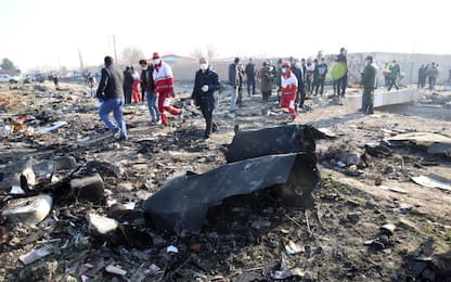 Iran, l'aereo caduto tornava indietro per un "problema"