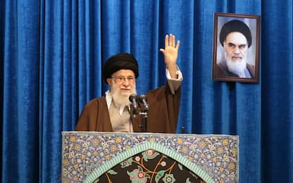 Iran, Khamenei: Trump pagliaccio. Boeing abbattuto: un amaro incidente
