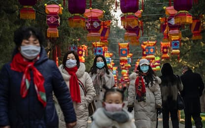 Virus Cina, in Asia capodanno con le mascherine. FOTO