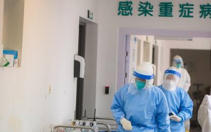 Cina, donna incinta con sospetto coronavirus partorisce con cesareo