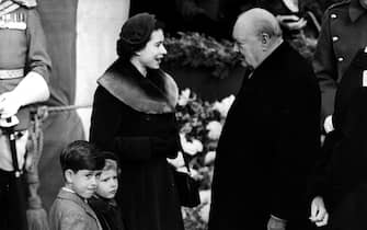 la regina Elisabetta con Winston Churchill
