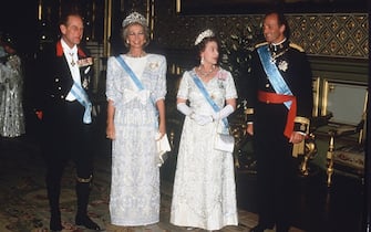 la regina Elisabetta con il re di Spagna Juan Carlos I e la moglie Sofia