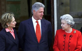 l’incontro tra la regina Elisabetta e Bill Clinton