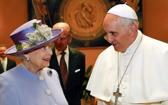 la regina Elisabetta con Papa Francesco