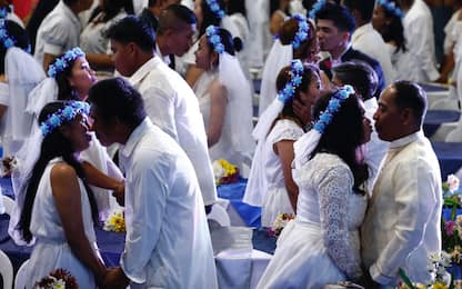 San Valentino nelle Filippine, un matrimonio di massa. FOTO