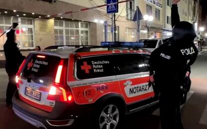 Germania, sparatoria ad Hanau: 9 morti e 5 feriti in bar. Killer morto
