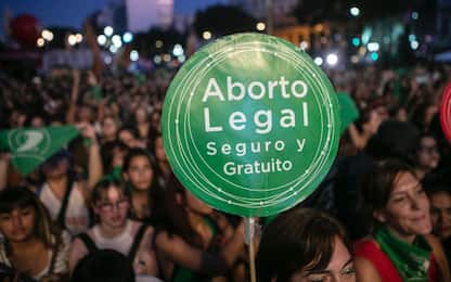 Argentina, presidente Fernández annuncia legge per legalizzare aborto
