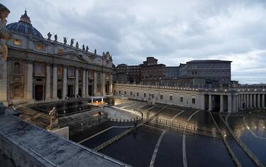 foto-hero-papa-san-pietro-ansa