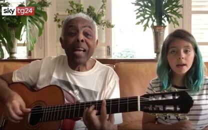 Coronavirus, Gilberto Gil canta Modugno: "Noi siamo Italia". VIDEO