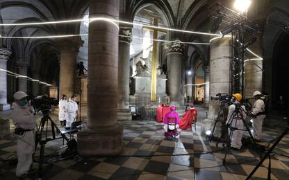 Parigi, a Notre-Dame cerimonia eccezionale del venerdì santo