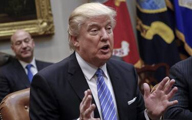 Trump licenzia il ministro della giustizia: ostacolava bando immigrati