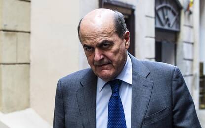 Pd, Bersani: “La scissione è già avvenuta”. Assemblea domenica a Roma
