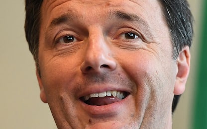 Primarie Pd, Renzi vince con oltre il 70%: "Un nuovo inizio"