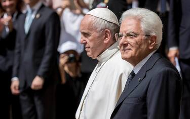 01_papa_mattarella_lapresse