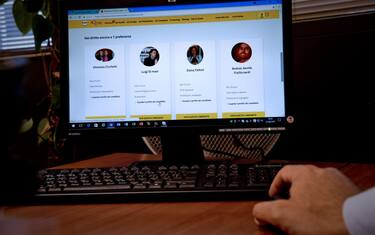 Primarie M5S, voto prorogato fino alle 12. Sabato la proclamazione