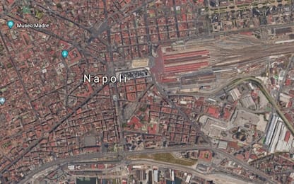 Esplode un ordigno a Napoli sotto casa di un boss: distrutto balcone