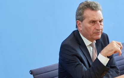 Günther Oettinger, la carriera del commissario Ue segnata dalle gaffe
