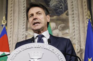 May telefona a Conte: pronti a collaborare con il Governo