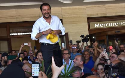 Salvini a Catania: "Basta con la Sicilia campo profughi d'Europa"