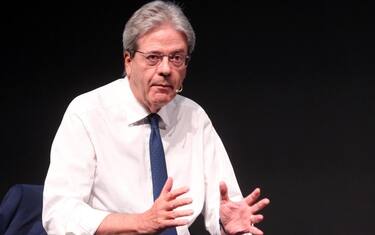 Dl dignità, critiche dall'opposizione. Gentiloni: "Ostacola il lavoro"