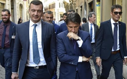Lo stipendio di Rocco Casalino supera quello del premier Conte