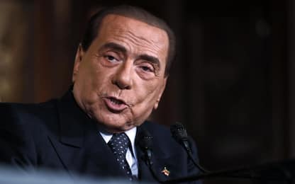 Berlusconi: "Italiani fuori di testa, mi votano solo 5-6 su 100"