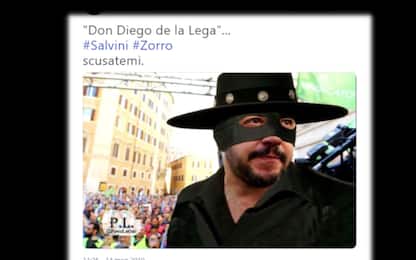 Meme e battute sul pupazzetto di Zorro rubato a Salvini