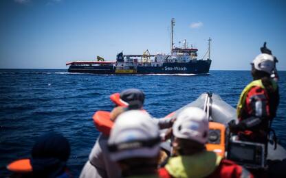 Sea Watch davanti a Lampedusa, Salvini: "Non sbarcano"