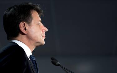 Conte: "Italia in Ue non porta il cappello in mano"
