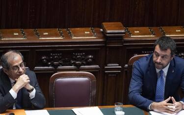 Governo, Salvini: "Se no da Tria a taglio tasse, problema io o lui"