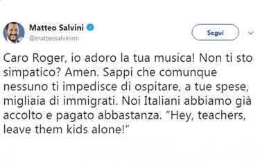 Salvini risponde a Roger Waters: “Ospita i migranti a casa tua”