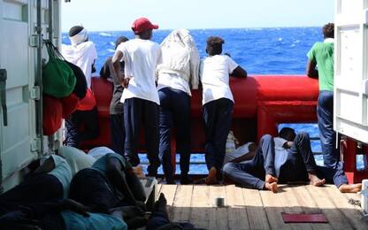 Migranti, l'Ungheria accusa l'Italia: "Deplorevole aprire i porti"