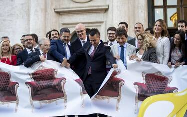 Taglio parlamentari, flash mob M5S. Di Maio: vittoria cittadini. VIDEO