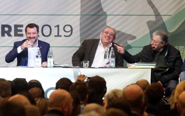 Congresso Lega, Salvini: "Autodenunciamoci tutti"