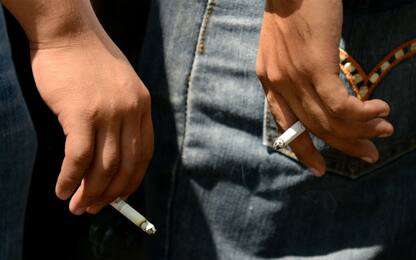 “Liberi dal fumo nel 2025”, la Svezia proibisce sigarette all’aperto