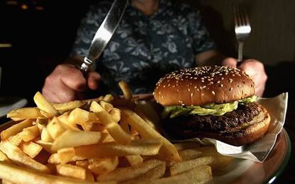 Il desiderio di mangiare cibi poco sani incide sull’aumento di peso