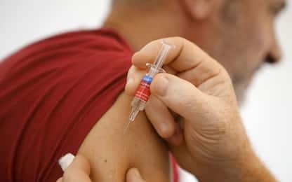 Gli italiani sottovalutano l'influenza, calo vaccini tra over 65