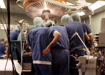 Chirurgia robotica, operato doppio tumore del rene e del colon-retto