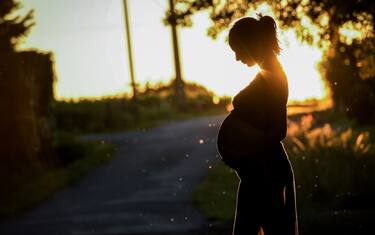 Coronavirus e gravidanza, possibile trasmissione da mamma a bambino
