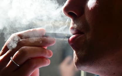 Sigaretta elettronica considerata meno dannosa a causa degli aromi